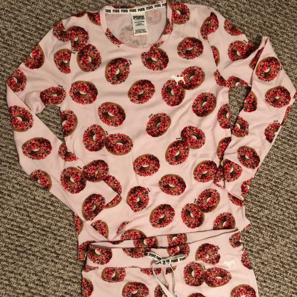 BRAND NEW VS donut two piece PJ set